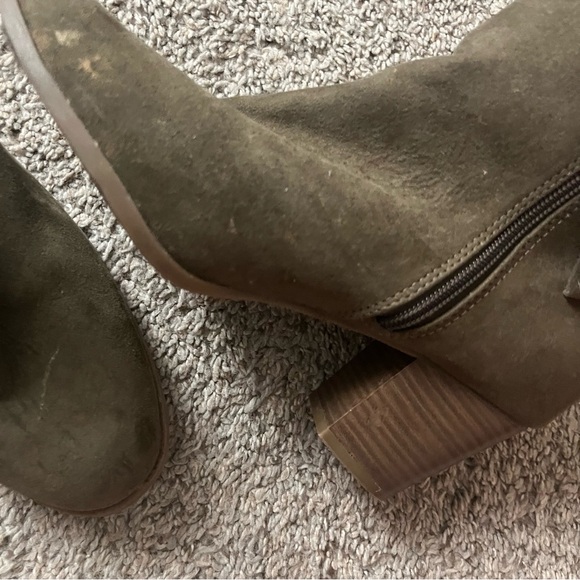 BOOTIES - Picture 8 of 9